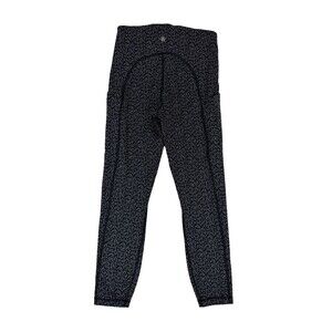 Athleta Stash Capri Leggings Black Gray Pixel Print Size XS Side & Back Pockets